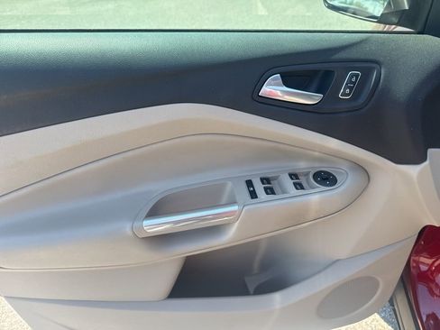 Used 2014 Ford Escape SE w/ Equipment Group 201A image 16