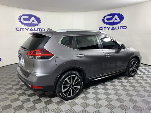 Used 2019 Nissan Rogue SL FWD image 3