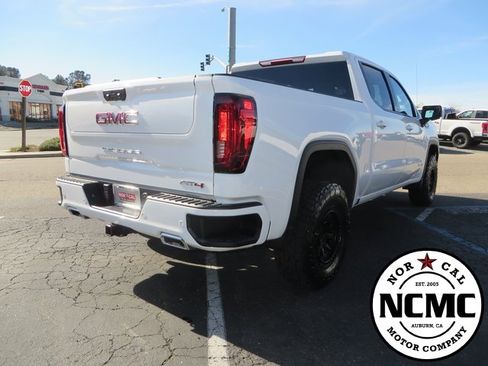 Used 2025 GMC Sierra 1500 AT4 image 5