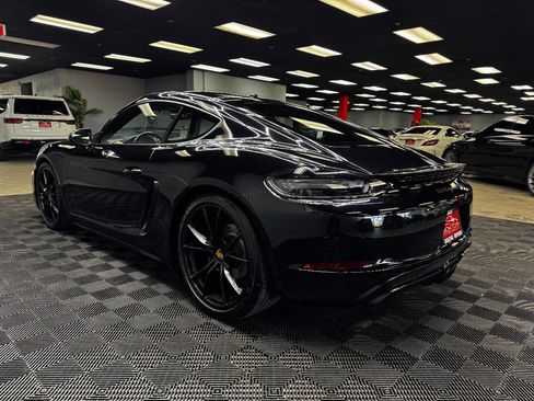 Used 2018 Porsche 718 Cayman GTS image 9