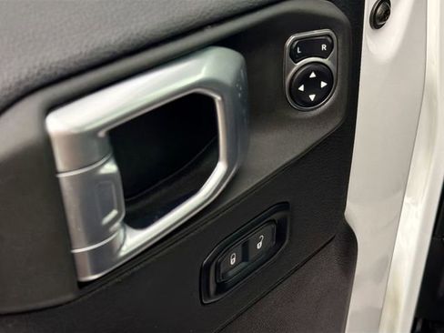 Used 2024 Jeep Wrangler Unlimited Rubicon image 18