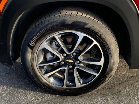 Used 2025 Chevrolet TrailBlazer LT w/ Driver Confidence Package image 28