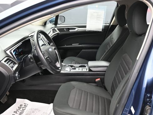 Used 2019 Ford Fusion SE image 16