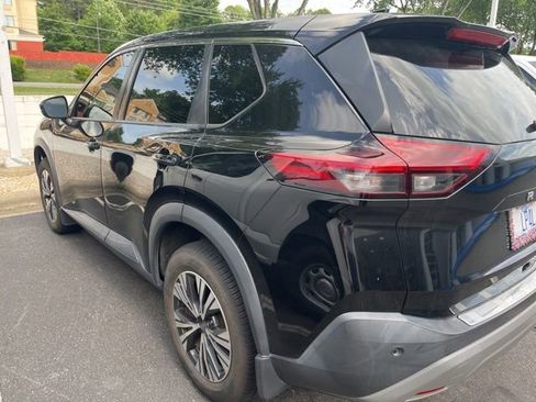 Used 2022 Nissan Rogue SV FWD image 4