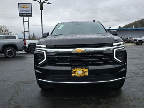 New 2026 Chevrolet Suburban LS image 2