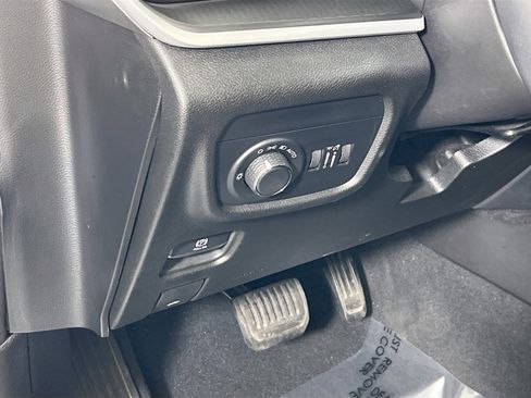 Used 2023 Jeep Grand Cherokee L Laredo image 10