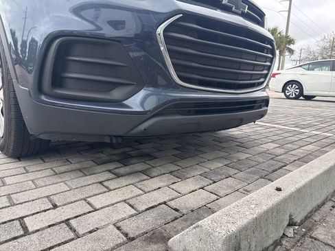 Used 2019 Chevrolet Trax LS image 3
