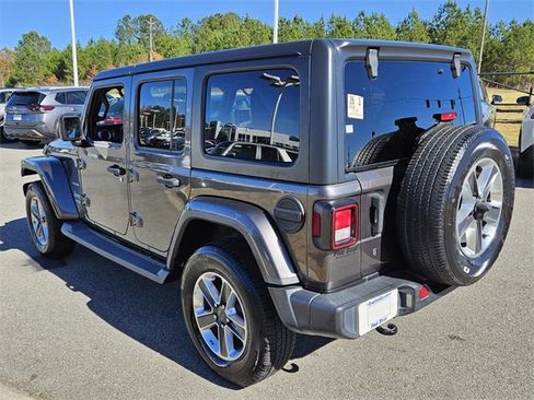 Used 2019 Jeep Wrangler Unlimited Sahara image 9