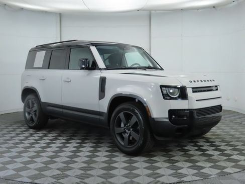 Used 2026 Land Rover Defender 110 S AWD/4WD image 3