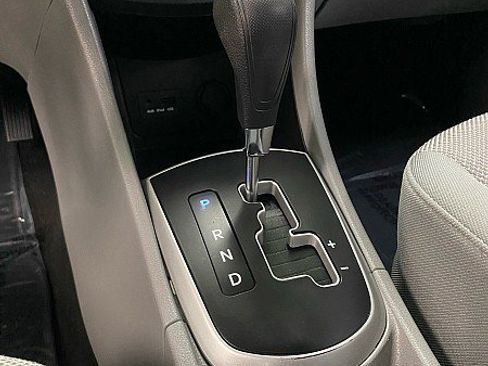 Used 2012 Hyundai Accent GLS image 11