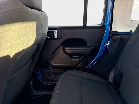 Used 2024 Jeep Wrangler Sport S image 15