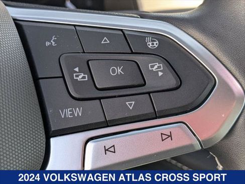 Certified 2024 Volkswagen Atlas Cross Sport SE w/ Panoramic Sunroof Package AWD/4WD image 15