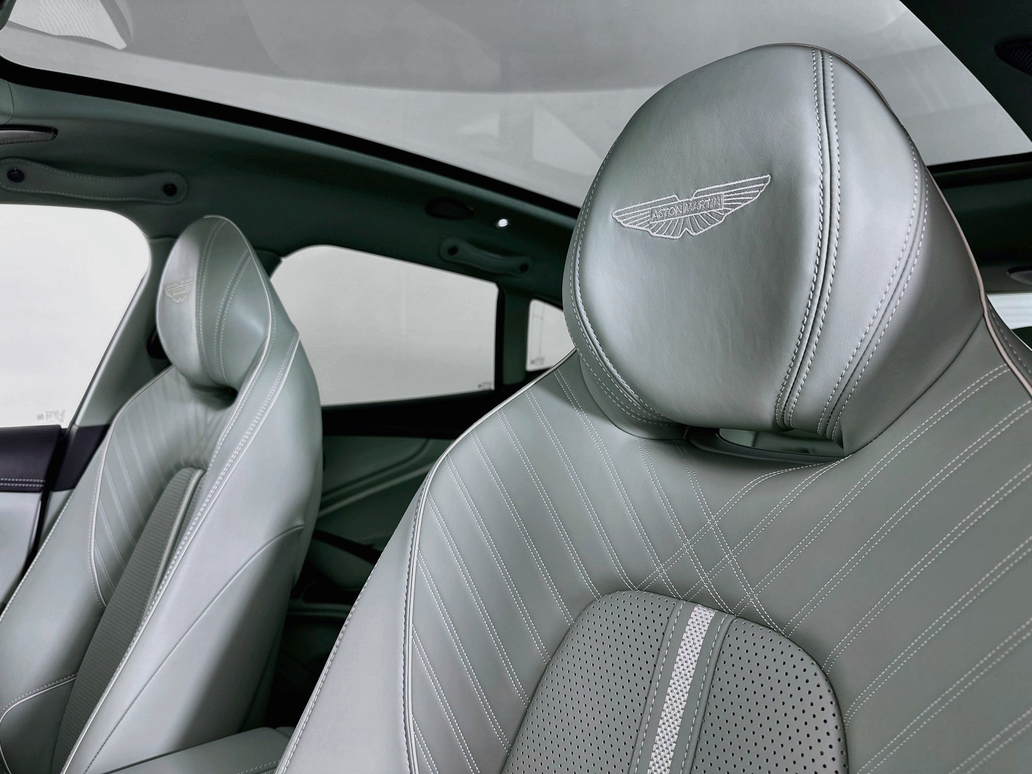 Used 2025 Aston Martin DBX 707 AWD/4WD image 5