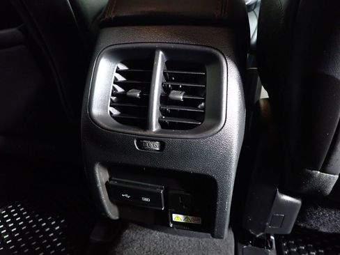 Used 2019 Jeep Cherokee Trailhawk w/ Comfort/Convenience Group AWD/4WD image 38