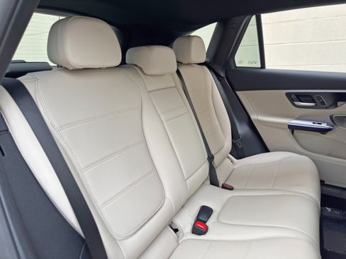Used 2025 Mercedes-Benz GLC 350e 4MATIC image 43