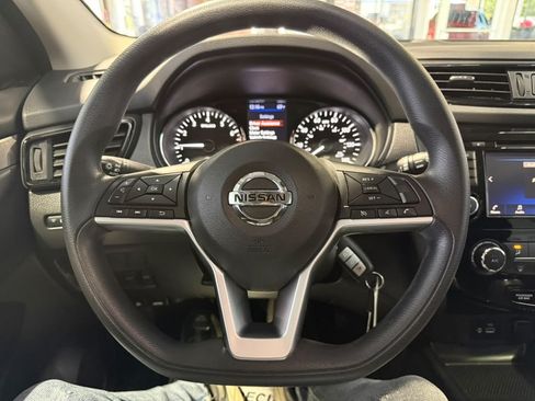 Used 2020 Nissan Rogue Sport S FWD image 9