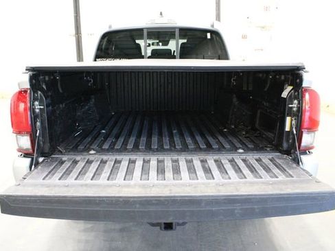 Used 2023 Toyota Tacoma SR AWD/4WD image 39