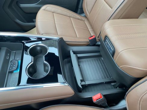 New 2026 Chevrolet Suburban High Country image 22