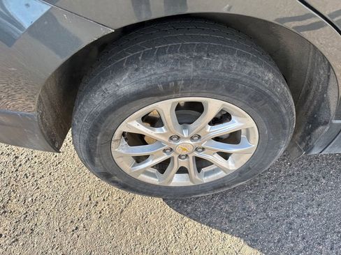 Used 2020 Chevrolet Equinox LT w/ Driver Convenience Package image 16