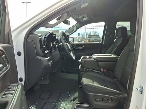 Certified 2023 GMC Sierra 1500 SLE image 13