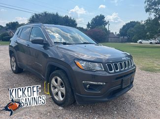 Used 2019 Jeep Compass Latitude w/ Cold Weather Group image 1