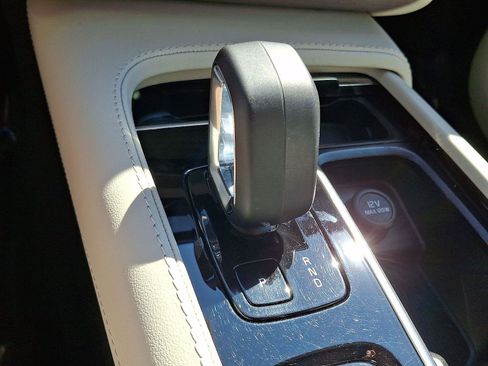 Certified 2024 Volvo XC90 B6 Plus w/ Protection Package Premier image 17