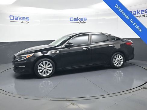 Used 2018 Kia Optima LX w/ 17" Alloy Wheels Package FWD image 5