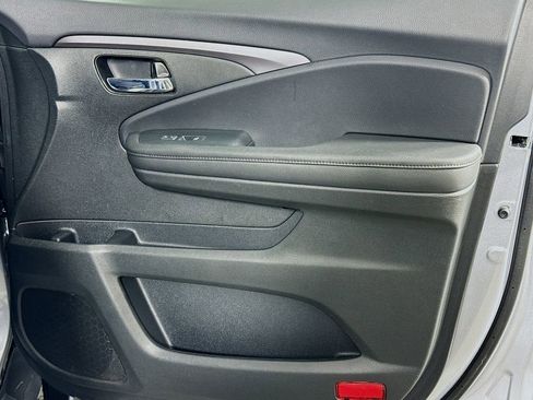 Used 2022 Honda Pilot Sport image 25