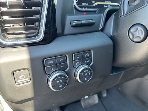 Used 2024 GMC Sierra 1500 Denali w/ Denali Reserve Package AWD/4WD image 16