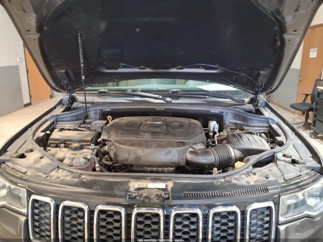 Used 2019 Jeep Grand Cherokee Laredo AWD/4WD image 6