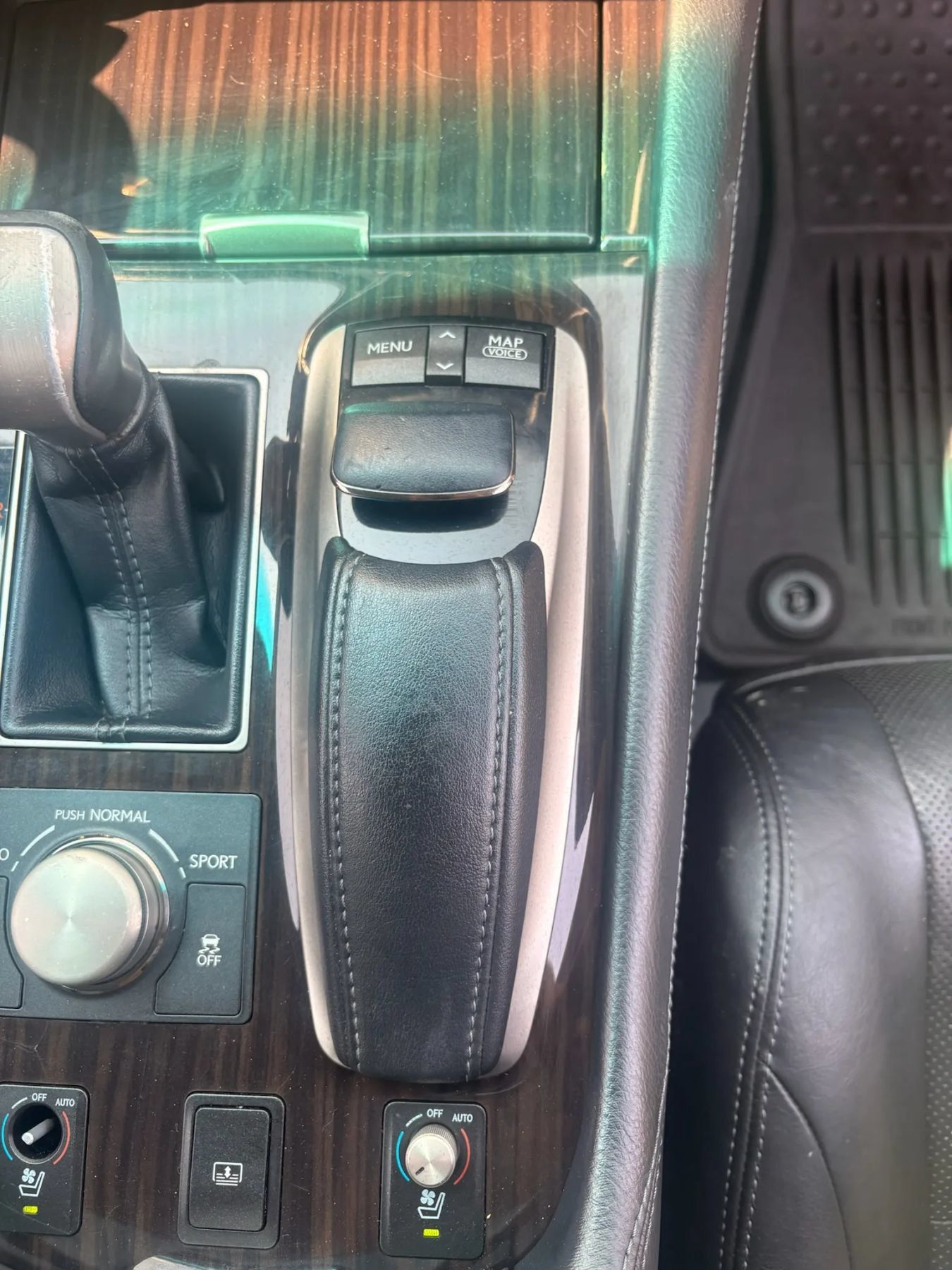 Used 2013 Lexus LS 460 AWD w/ Comfort Pkg image 34