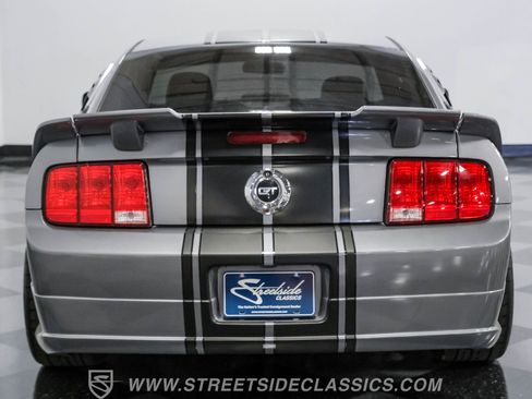 Used 2006 Ford Mustang GT image 9