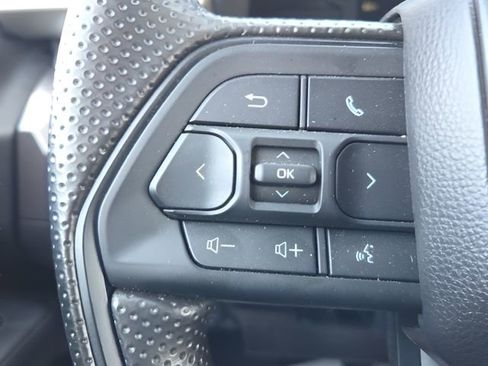 Used 2025 Toyota Tacoma SR5 image 21