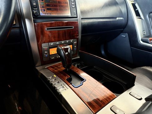 Used 2007 Cadillac XLR RWD image 27