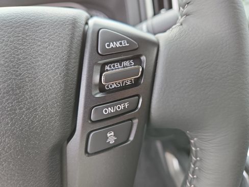 New 2025 Nissan Frontier SV w/ SV Convenience Package RWD image 17