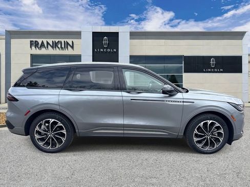 Certified 2024 Lincoln Nautilus Reserve AWD/4WD image 8
