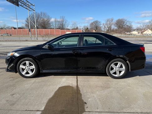 Used 2013 Toyota Camry SE image 11