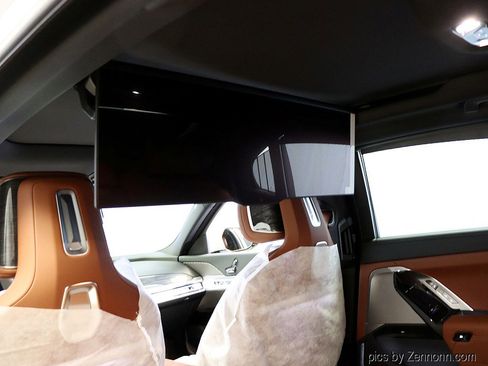 Used 2026 BMW 750e xDrive image 15