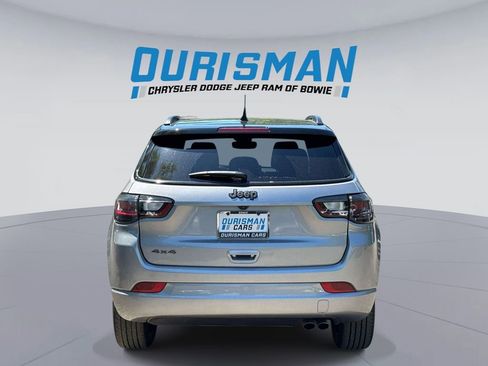 Used 2022 Jeep Compass High Altitude AWD/4WD image 3