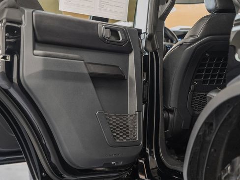 Used 2025 Ford Bronco Badlands image 43