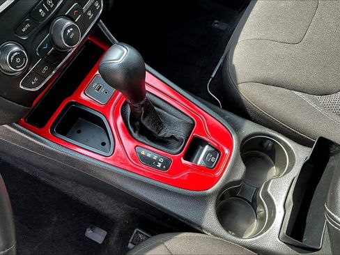 Used 2019 Jeep Cherokee Latitude w/ Cold Weather Group image 15