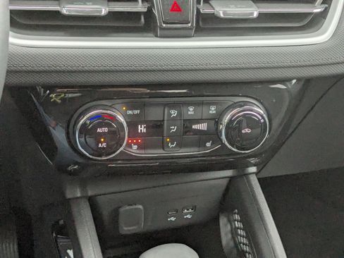 Used 2025 Chevrolet TrailBlazer LT w/ Convenience Package image 26