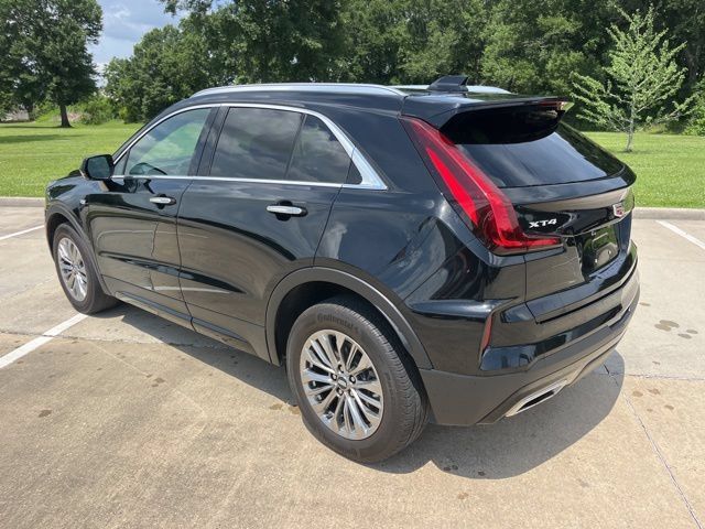 Used 2025 Cadillac XT4 Premium Luxury FWD image 3