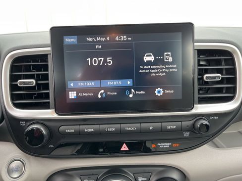 Used 2025 Hyundai Venue SEL FWD image 22