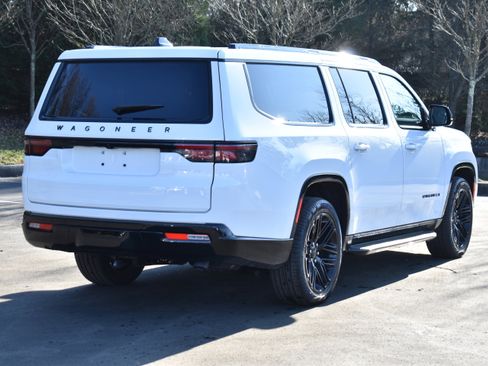 Used 2025 Jeep Wagoneer L Series II w/ Premium Group I image 8