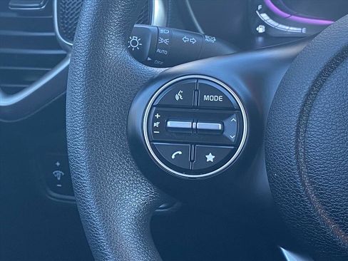 Used 2025 Kia Soul LX image 6
