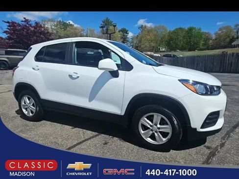 Used 2022 Chevrolet Trax LS w/ Tint and Cruise Package AWD/4WD image 1