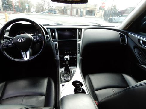 Used 2021 INFINITI Q50 Luxe RWD image 17