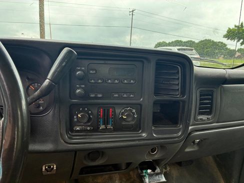 Used 2007 Chevrolet Silverado 1500 W/T RWD image 11
