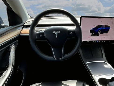 Used 2023 Tesla Model Y Long Range AWD/4WD image 8